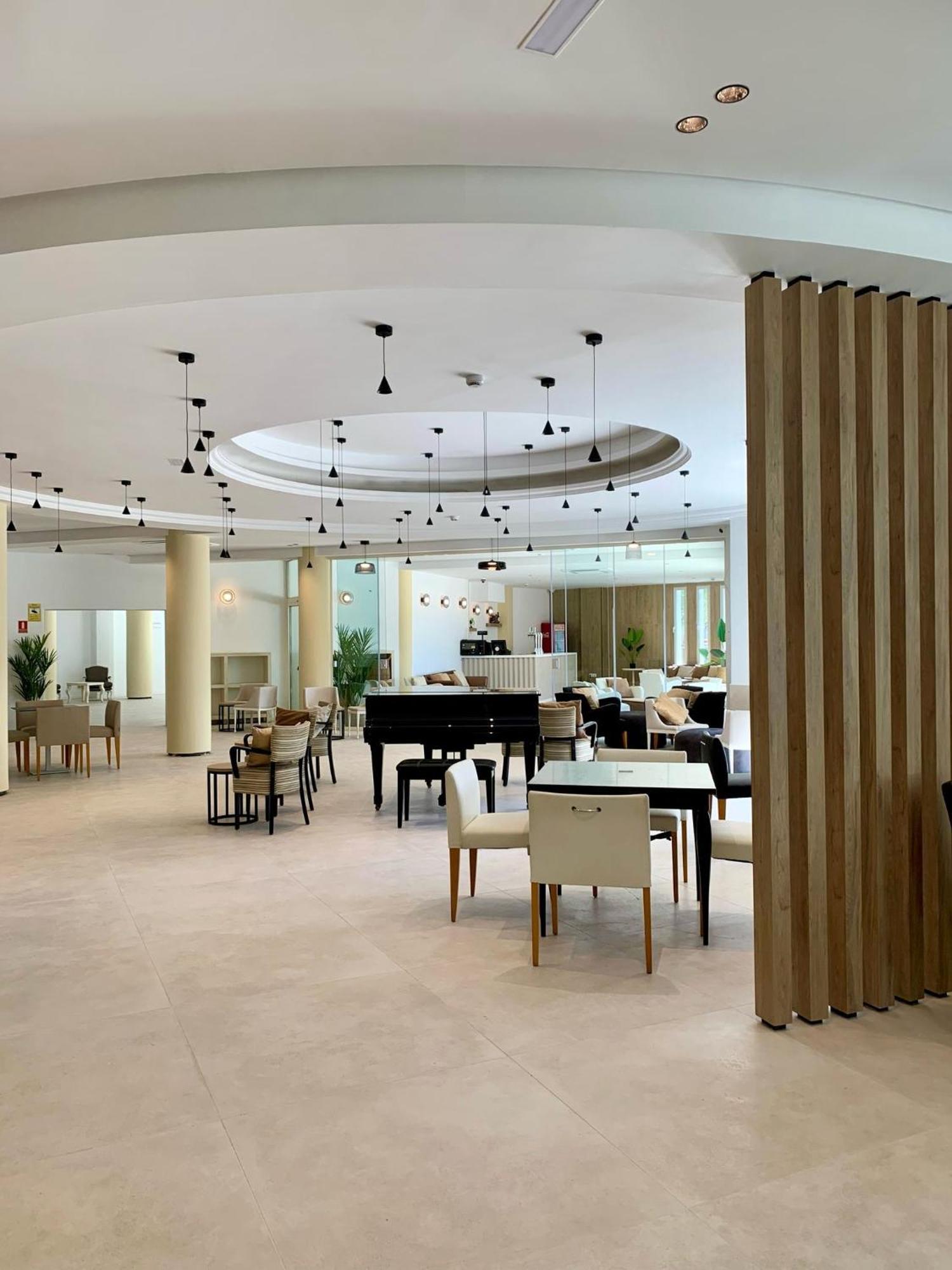 Ohtels Gran Hotel Almeria Bagian luar foto