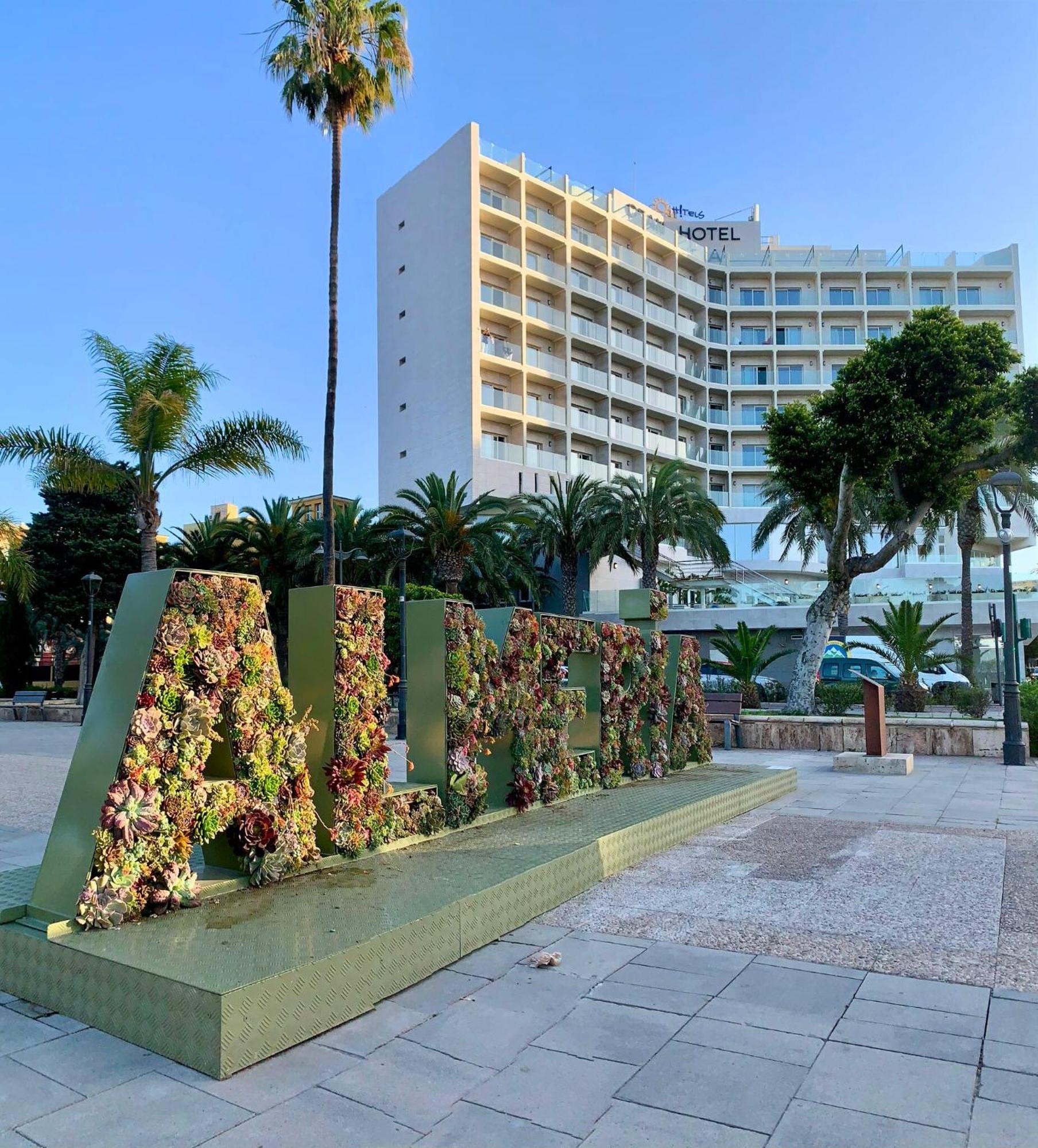 Ohtels Gran Hotel Almeria Bagian luar foto